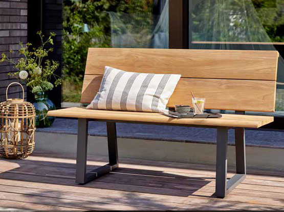 Moderne Gartenbank Pisa, recyceltes Teakholz, Gestell Edelstahl anthrazit, von Diamond Garden bei HolzLand Köster in Emmerke bei Hildesheim, Hannover, Alfeld, Peine